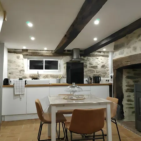 Dom wakacyjny La Maisonnette De Raphael Saint-Mamet-la-Salvetat