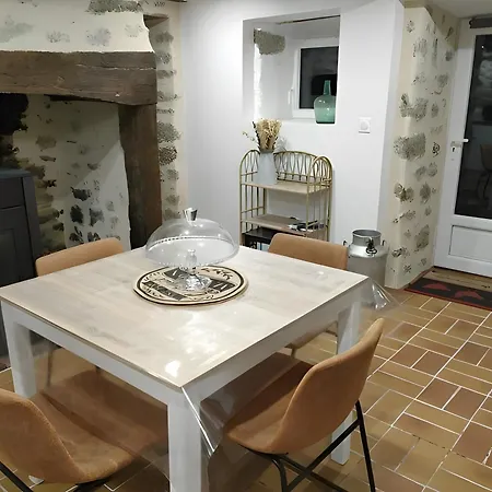 La Maisonnette De Raphael Dom wakacyjny Saint-Mamet-la-Salvetat