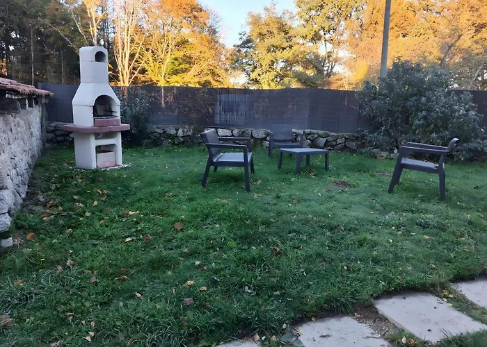 La Maisonnette De Raphael Holiday home Saint-Mamet-la-Salvetat